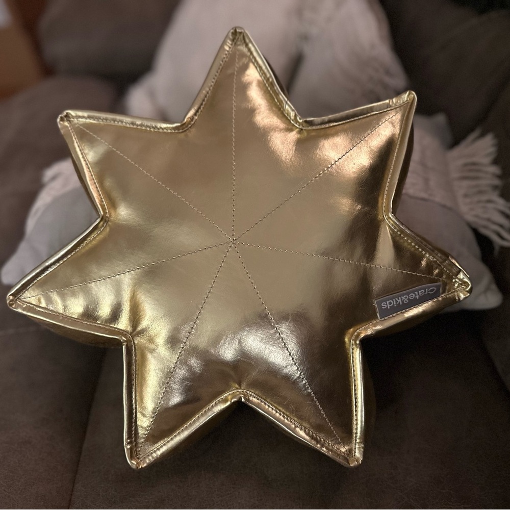 Crate & Barrel Kids gold star 🌟 pilllow